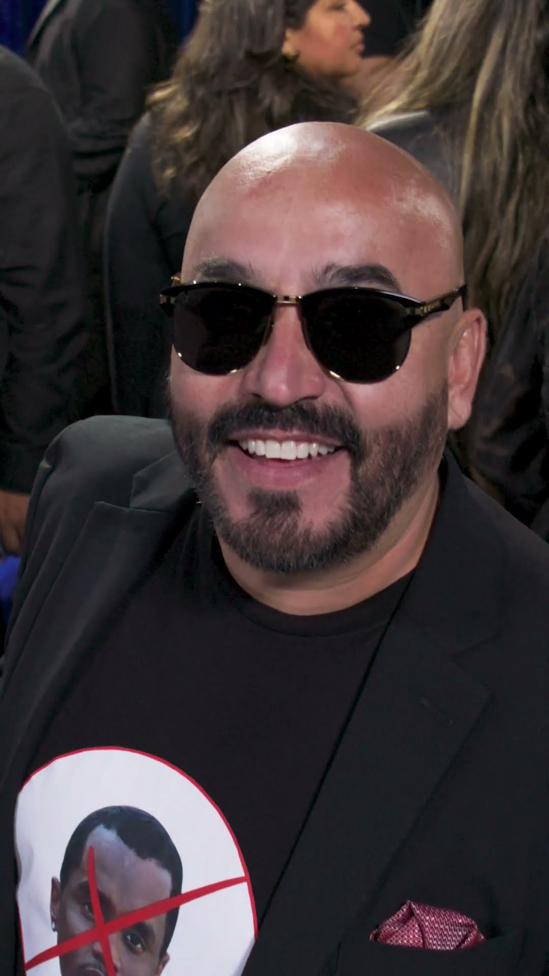 Lupillo Rivera llegó con buena energía y un look peculiar. ¿Qué te pareció? ? #Billboards2024