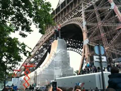 saut de la tour eiffel en roller