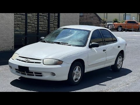 Vídeo: Como você muda uma bomba de combustível em um Chevy Cavalier 2004?