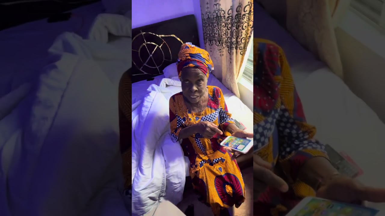 My Grandma learning to use Siri 🤣