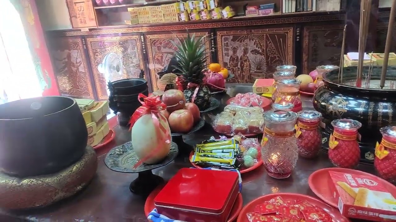 大年初四一大早來乾媽廟、恭迎媽祖乾媽回來、祈求新的一年小孩和我平安健康~和小孩北上拿貨賺扣扣🙏