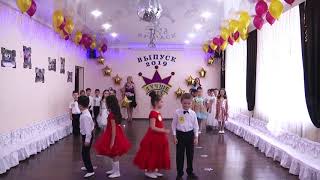 картинка: Вход на выпускной утренник 