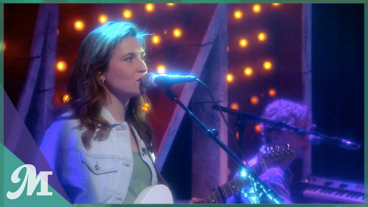 WIES zingt 'Radiostilte', live in de studio van M