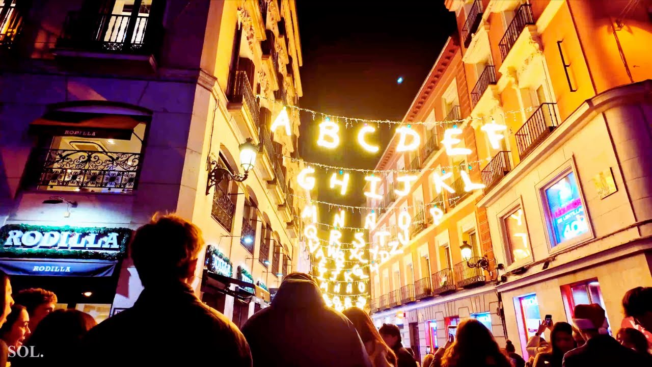 Magical Christmas Lights in Madrid (4K Night Walking Tour)