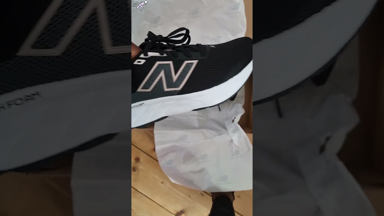 Unboxing New Balance 520v9 Running Shoes 