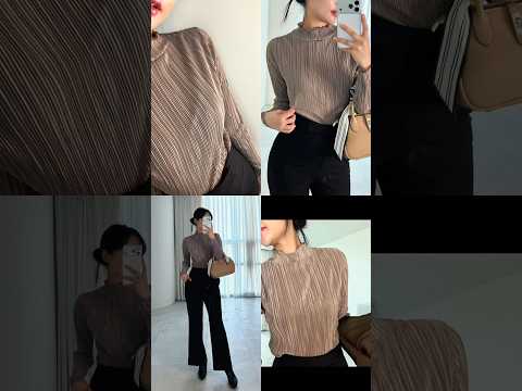 이번주 히든아이템 블라우스예요 퀄리티 좋은 국내 공장에서 만들어진 자체제작 아이템 약간의 광택감이 드러나는 플리츠 스타일의 블라우스 예요 💖💖