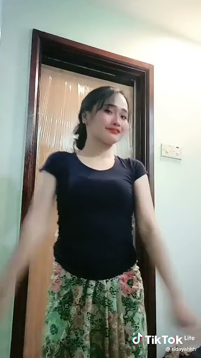 goyang berkain batik