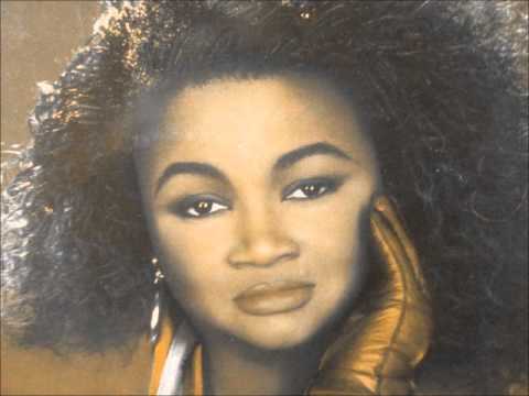 Gwen Guthrie  - Outside in the rain. 1986 (Soul Classic)