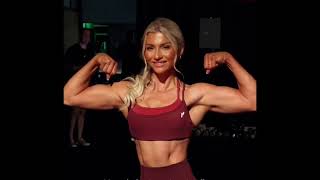 Model Huge Biceps 1071.