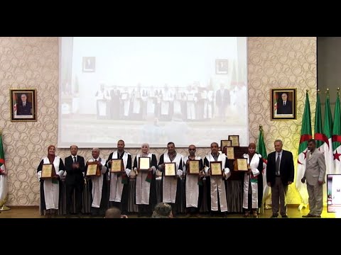 تكريم أساتذة التعليم العالي والأساتذة المحاضرين بجامعة باتنة 1