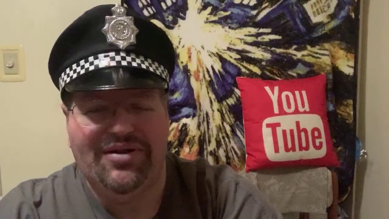The police have nothing better to do on Saturday - YouTube