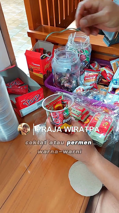Making chocolate snack souvenirs and snacks with plastic cup glasses that are covered #souvenirs ...