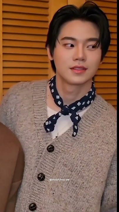 Clingy war is the cutest🥰🤭🤏🏻#yinwar #warwanarat #yinanan #yin#yinyiny_anw #yinwarsweetmoments#shorts