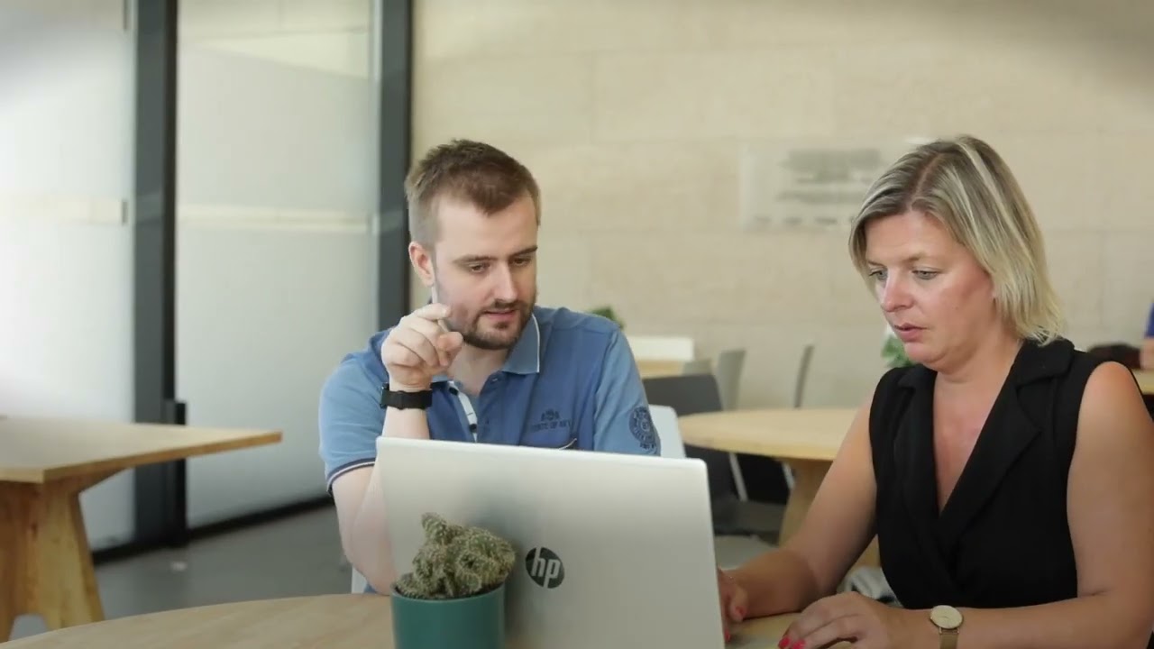 Maarten gaat betaald aan het werk