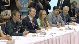 Владимир Путин на встрече со студентами Северного (Арктического) федерального университета и... Владимир Путин на встрече со студентами Северного (Арктического) федерального университета и...