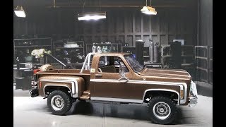 Revell 1976 Chevy Sport Stepside 4x4 Pickup Truck 1/24 Scale Model Kit Build Review 85-4486 screenshot 5