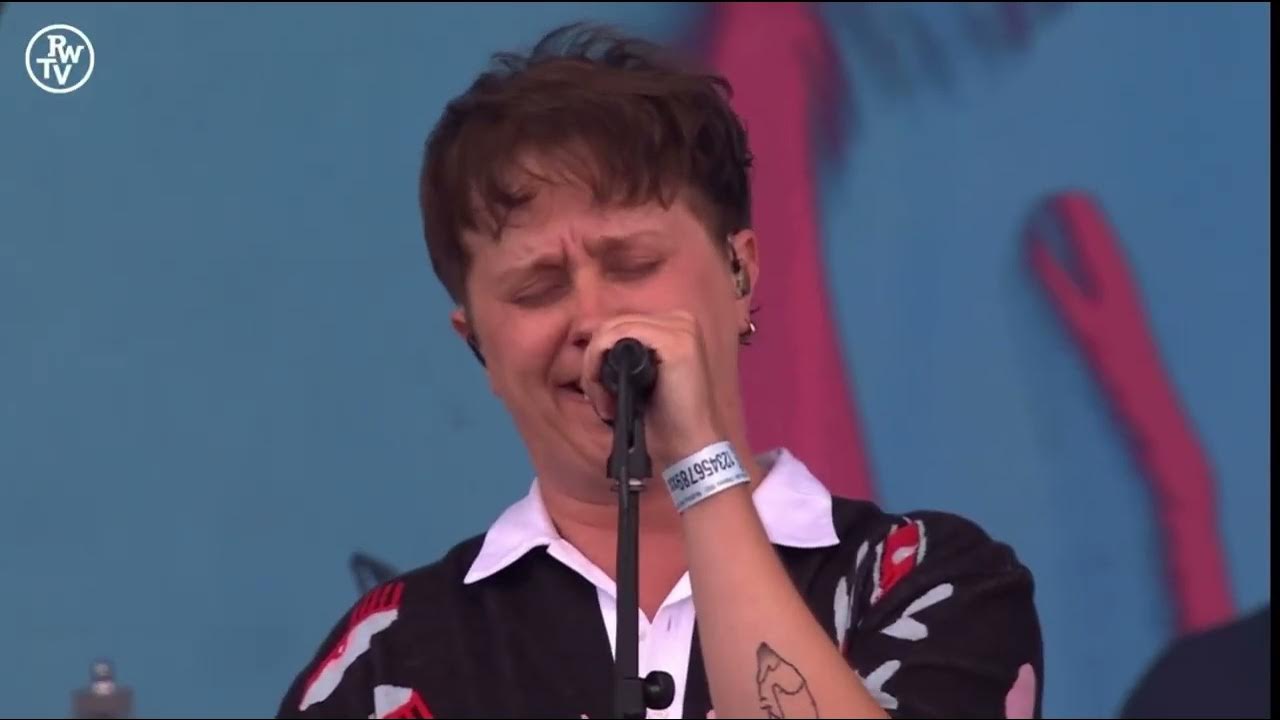 Nothing but thieves Real love song