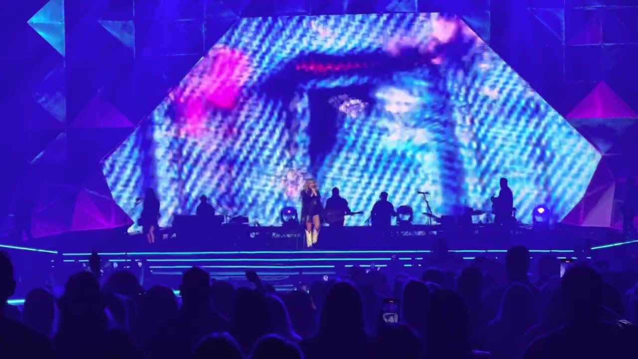 Carrie Underwood The Denim & Rhinestones Tour New Orleans Denim