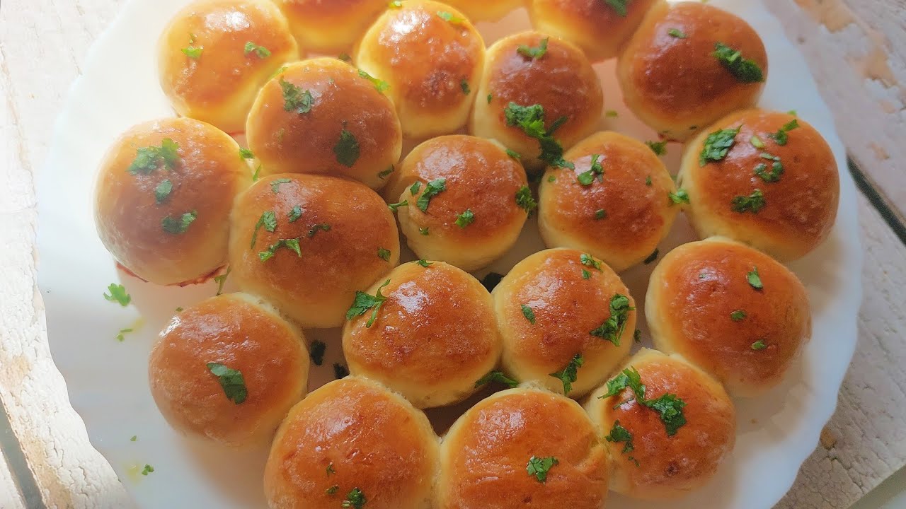 Soft & Fluffy Mini Buns Recipe | Bakrey Style Buns at Home | Zaika Home ...