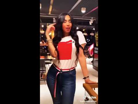 انتي ببلي سايحه جات في حلمي 