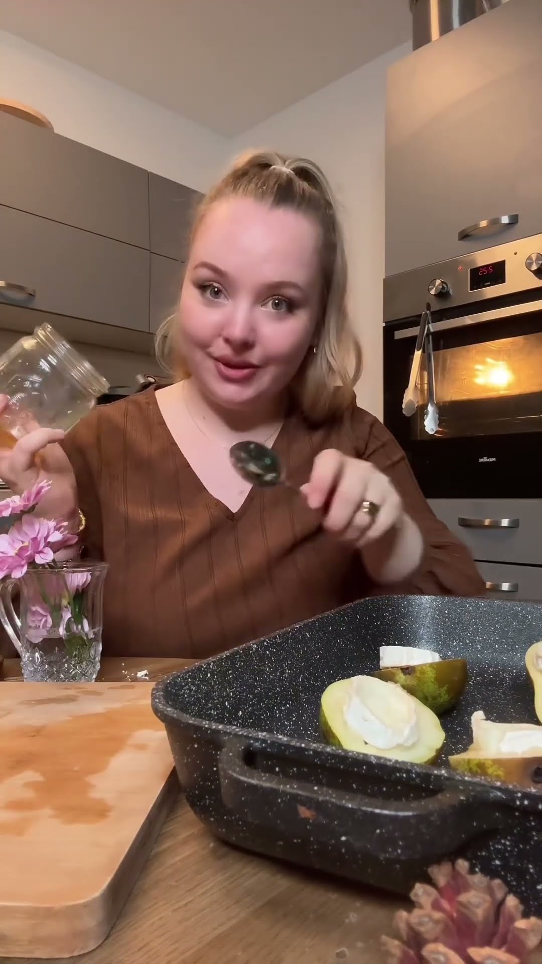 Überbackene Birne mit Ziegenkäse 😍😍 #lecker #rezept #birne #nachtisch ...