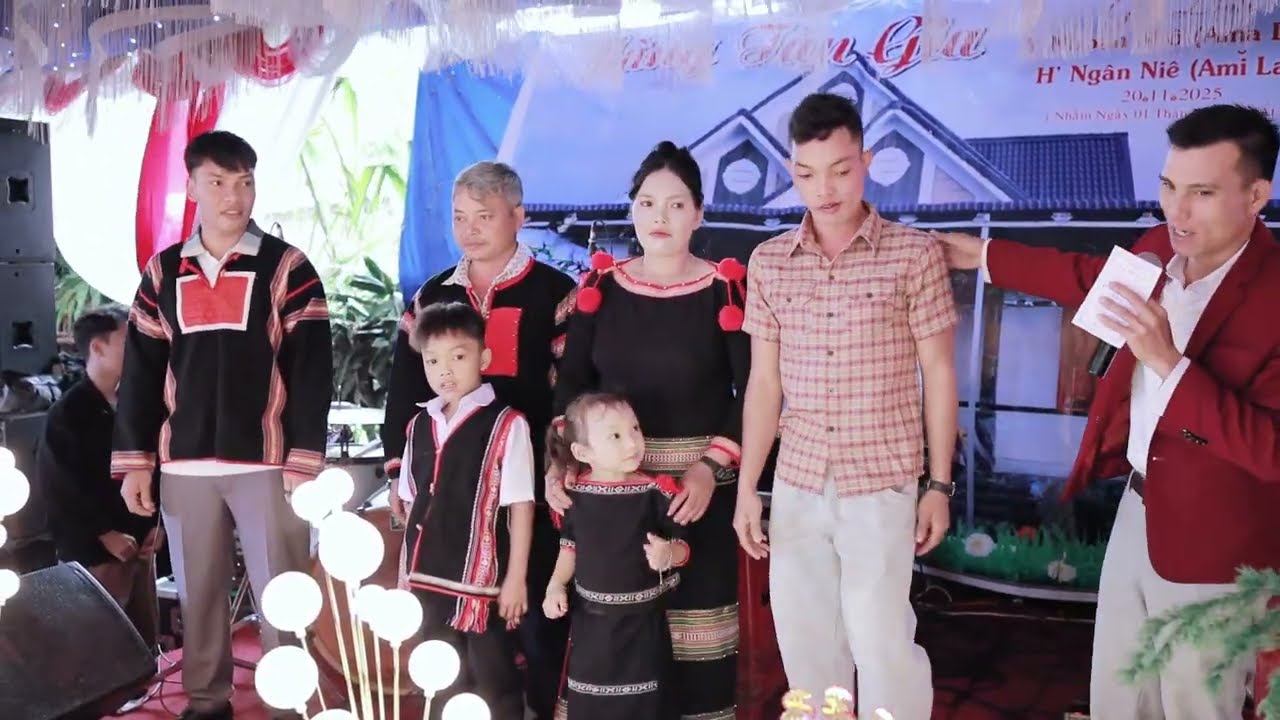 MỪNG TÂN GIA : AMA - AMI LANH 