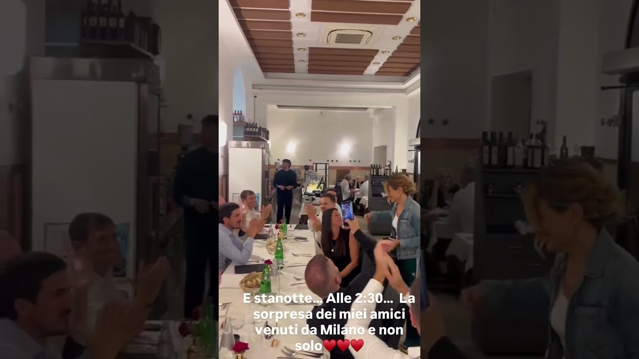 Barbara D'urso stanotte (dopo la puntata di Ballando con le Stelle) riceve la sorpresa dagli amici