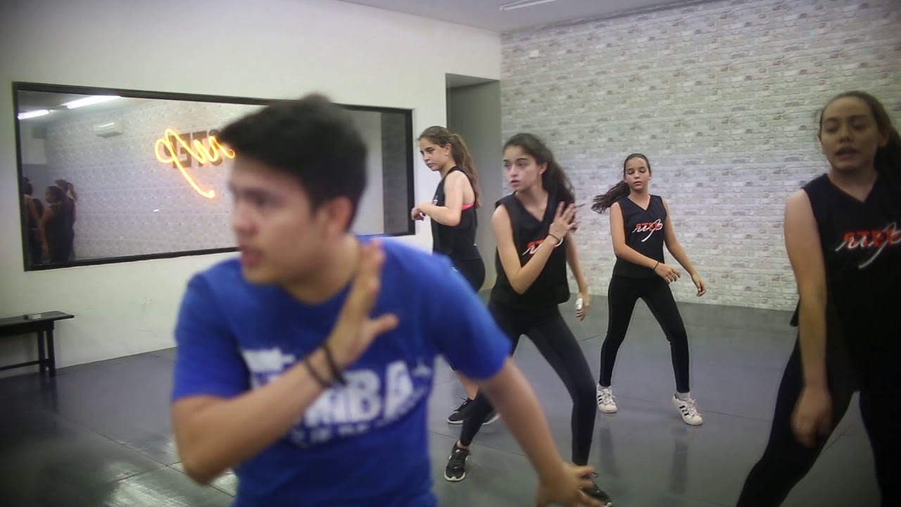 Academia de baile Step Up - Clases de hip hop en Mérida - YouTube