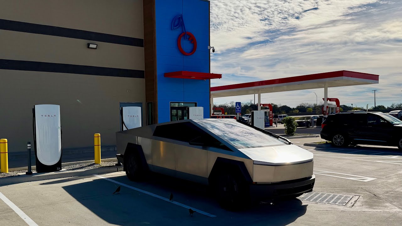 Tesla Cybertruck using FSD 14.1.7 for 1250 miles Virginia to Texas ROAD TRIP! @tesla #ev #tesla #fsd