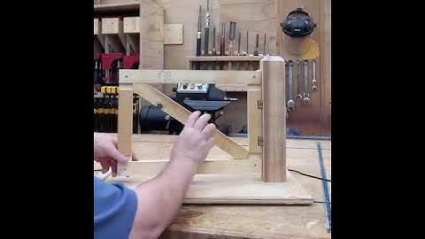 How to build a wooden gate strongly