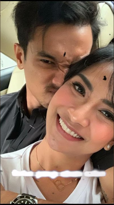 Vanessa Angel dan bibi