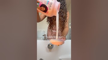 Pink Skala / I pour back any excess don’t worry! #curls #curlyhair #skala #brasil #haircare
