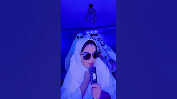 تاكسي اللي جاي من الحمام عليه خميسه من قدام 