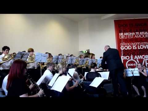 Sleduj Battle of Britain Theme from Auckland Wind Orchestra's "Lights, Camera, Action" concert na YouTube