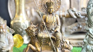 Địa Tạng bồ tát, tượng Quan Âm đồng xưa, bút văn xương, bình hoa, chim công phong thuỷ