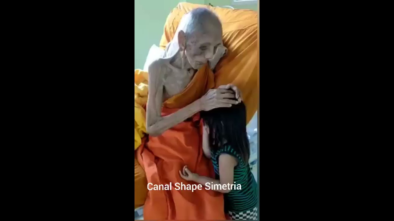 Monge com 193 anos Abenoando a criana Recorde absurdo de idade o mais velho do mundo