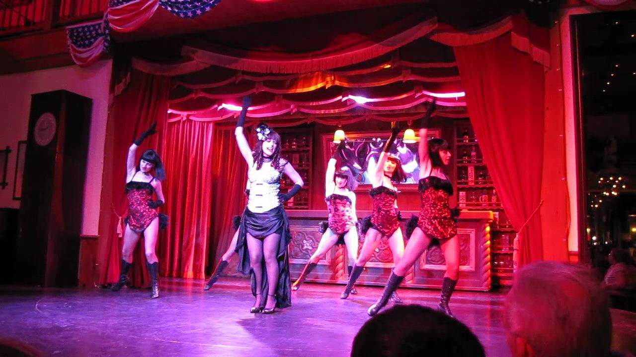 Atraco al Saloon - Show Me How You Burlesque