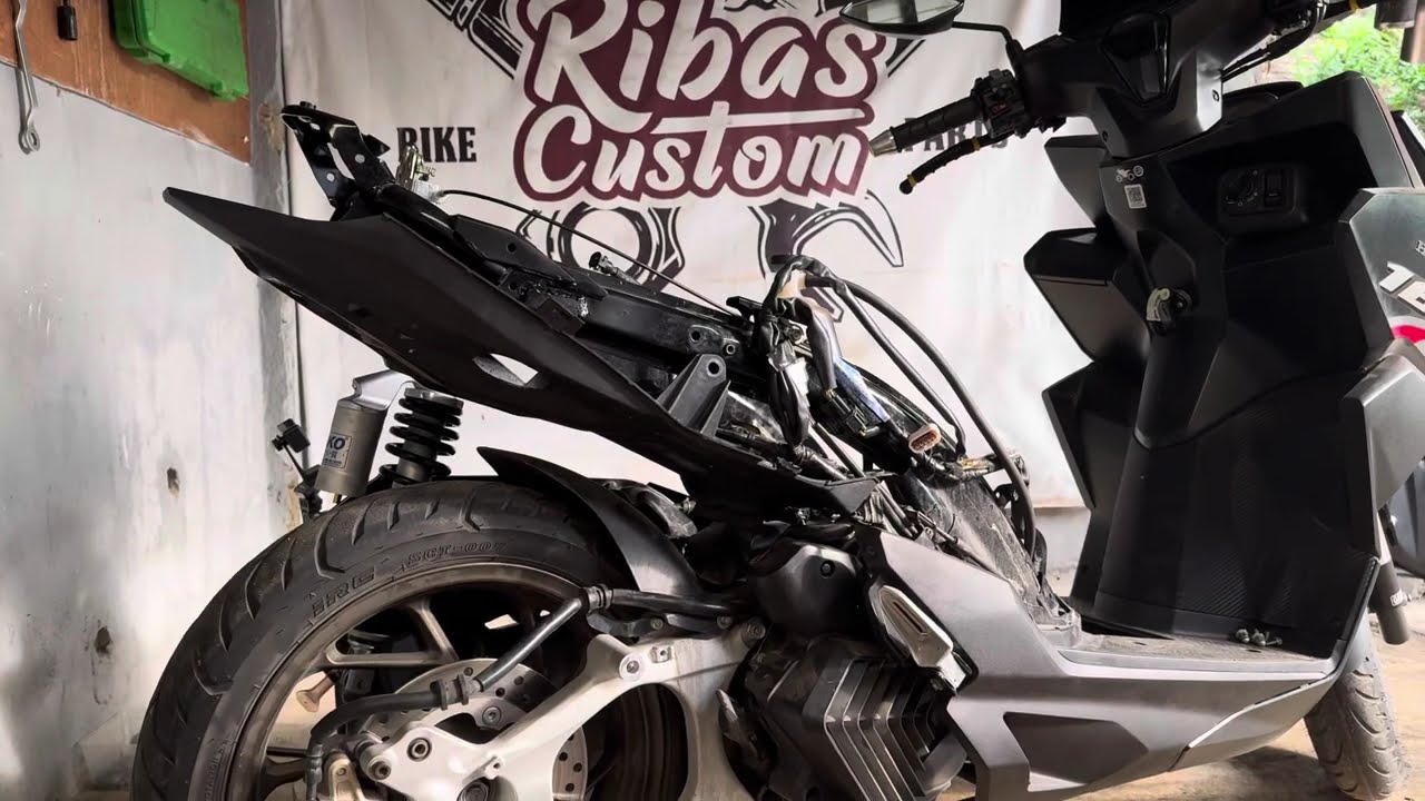 VARIO 160 DOUBLESHOCK? CAKEP SIH