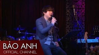 Video thumbnail of "Dưới Những Cơn Mưa - Mr.Siro"