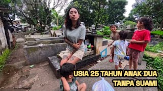 YOUNG WIDOW IN BANDUNG HAS BEEN LIVING IN A GRAVEYARD WITH HER CHILD FOR YEARS