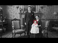 This 1903 Family Photo Seems Normal — Until You Notice the Mirror