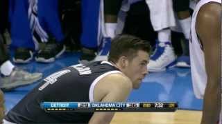 Nick Collison offensive rebound and kick out from the floor