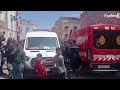 لحظة اخراج جثـــ مان السيدة لي صفاها ليها ولدها استنكار كبير من الجيران لهول الواقعة