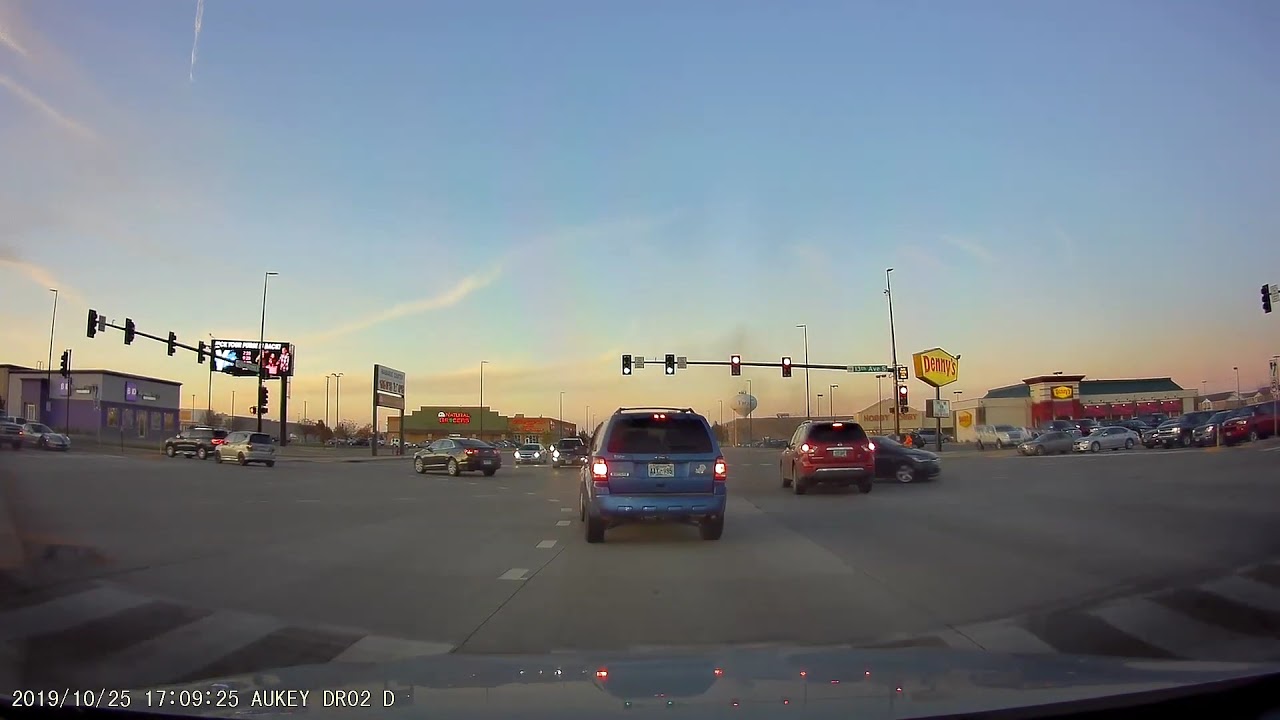 Close Call Caught on Dash Camera - YouTube