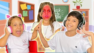 Maria Clara e seus amigos em histórias engraçadas sobre escola   Família MC Divertida