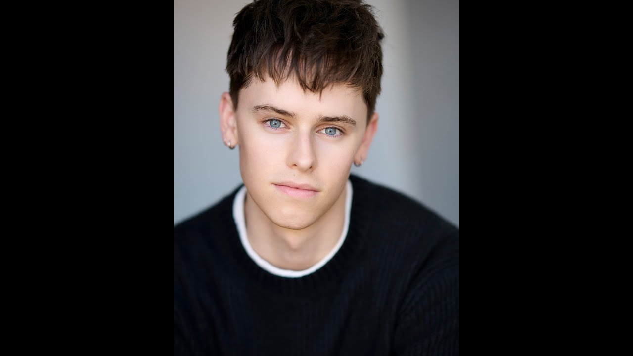 Sam N  Wood | Contemporary Scene