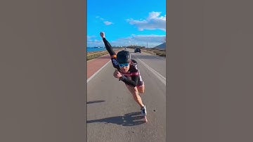 Professional skating has its benefits 🦵 #everydayislegday #skating