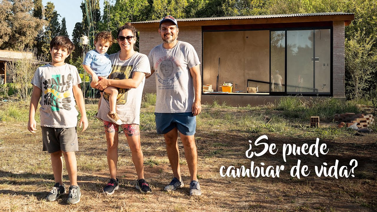 Invirtieron sus ahorros en un PUEBLO ¿Cómo proyectar una VIDA fuera de la CIUDAD? / Diego Gaynor