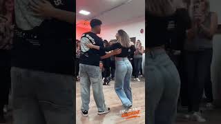 Ecole de Danse Sandrine Biarritz - Anas Manterola et Amel Chaouch BACHATA