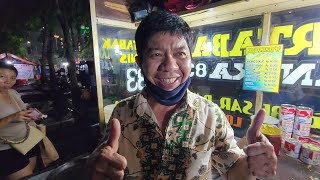 STREET FOOD CHEESE & CHOCOLATE PANCAKES! Mangga Besar's Martabak Special | Jakarta, Indonesia 🇮🇩
